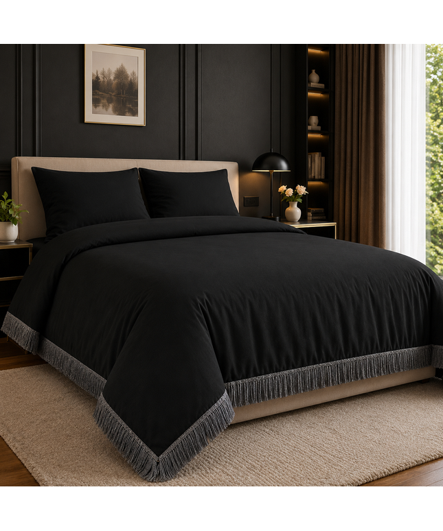 Sian Model Tasseled Bedding Set